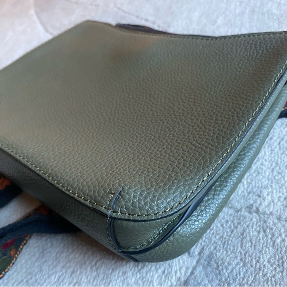 Leather Crossbody Pouch Clutch with Detachable Strap Green & Black - Picture 13 of 15